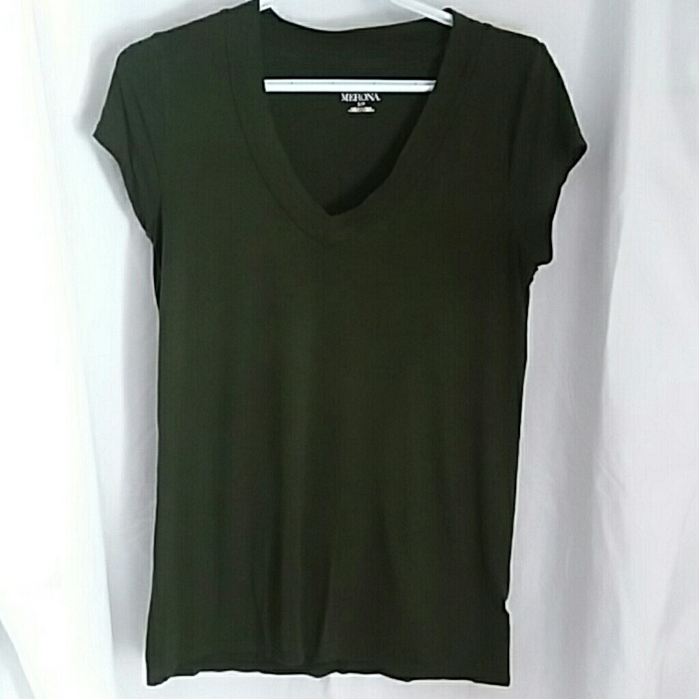 Merona ladies v neck t-shirt size S